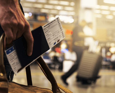 7 Airport Tips for International Travel to Take Off the Right Way - Geometrical Pocket Tripod