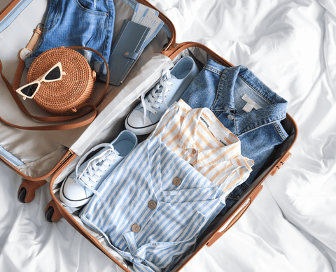 How to Pack Light for 2 Weeks: Guide for Different Weather & Destinations - Geometrical Pocket Tripod